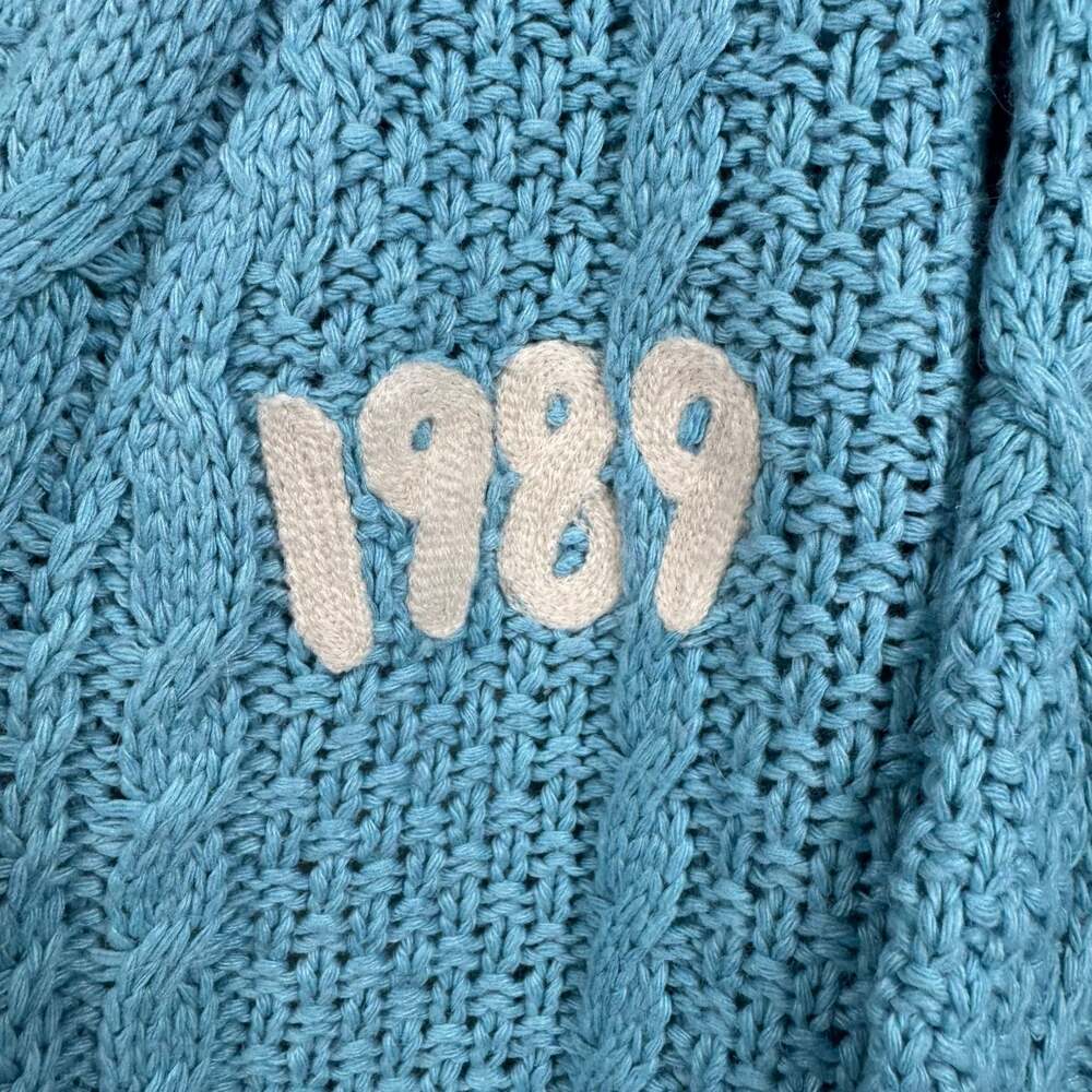 Taylor Swift 1989 Cardigan Blue Seagull Chunky Knit Sweater - Picture 3 of 9